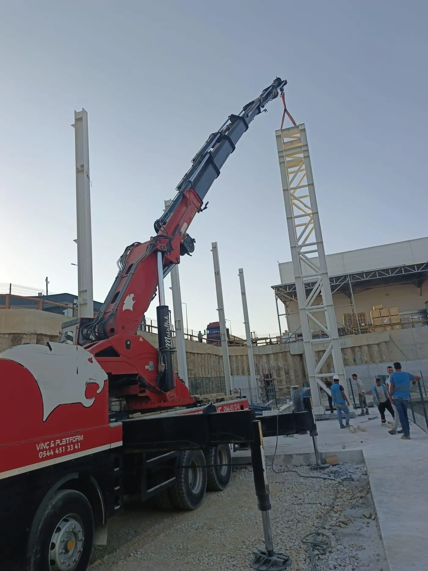 Çelik Konstrüksiyon Montajı